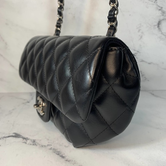 ❌❌ CHANEL Uniform CC calfskin leather black quilted Bumbag waist crossbody bag - Picture 8 of 15